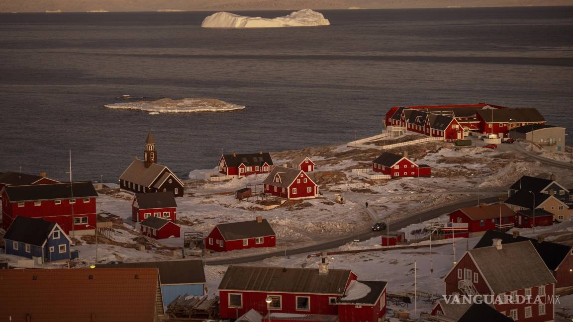 $!Un iceberg es visible cerca de la ciudad de Ilulissat, Groenlandia. La a IA está favoreciendo que se pueda avanzar en los sistemas de predicción meteorológica.