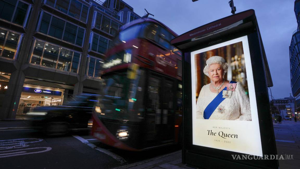 $!Imagen de la Reina Isabel II en las calles de Inglaterra.