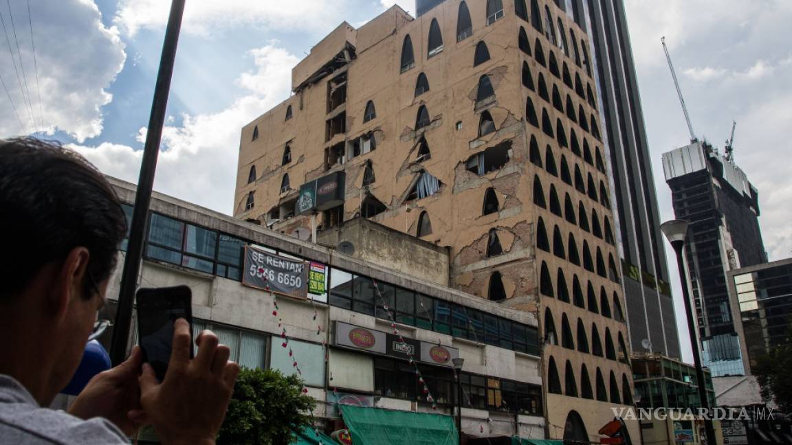 Edificios vacíos están a la deriva a un mes de sismo en México