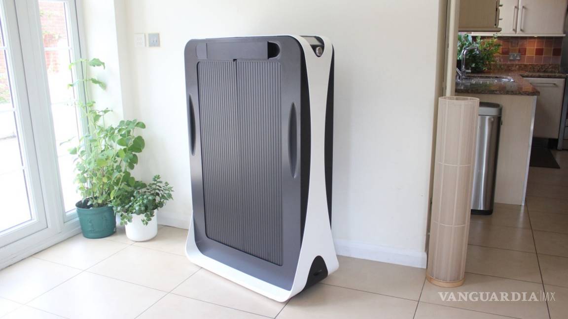 $!“Effie”es capaz de secar y planchar hasta 12 prendas diferentes a la vez