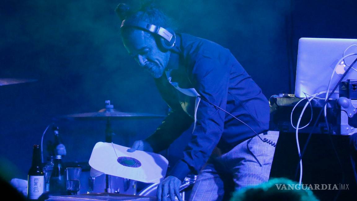 $!Rubén Albarrán saca su lado cumbianchero