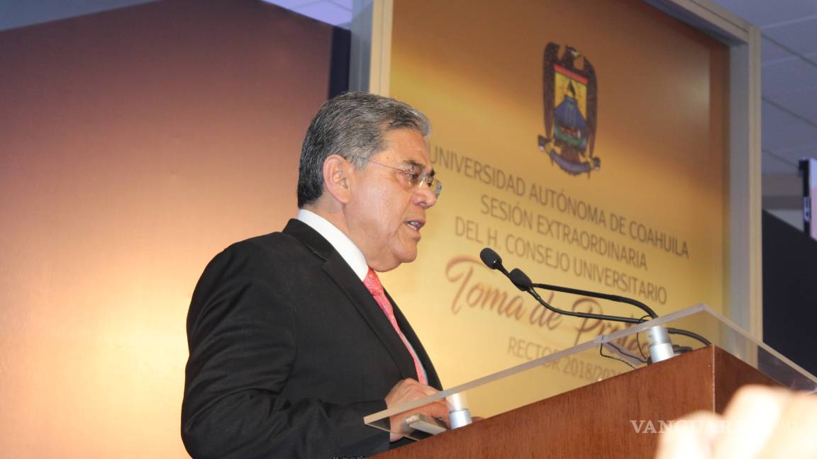 $!Salvador Hernández Vélez toma protesta como Rector de la UAdeC