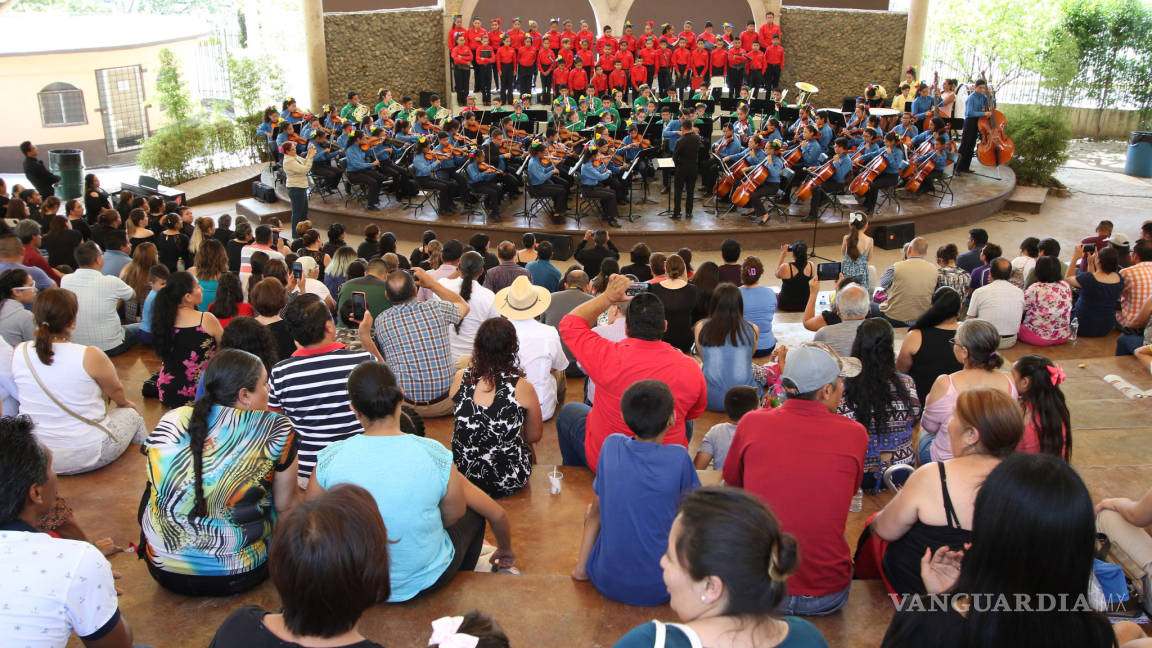 Orquesta Esperanza Azteca Saltillo sorprenden con espectacular concierto en El Chapulín