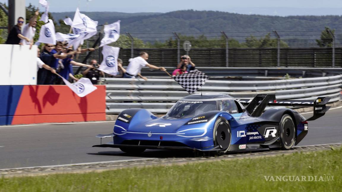 $!Volkswagen I.D R impone récord en Nürburgring para autos eléctricos, y amenaza el récord absoluto