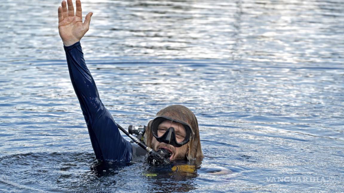 El profesor Joseph Dituri, apodado “Dr. Deep Sea”, rompe récord al pasar 100 días bajo el agua