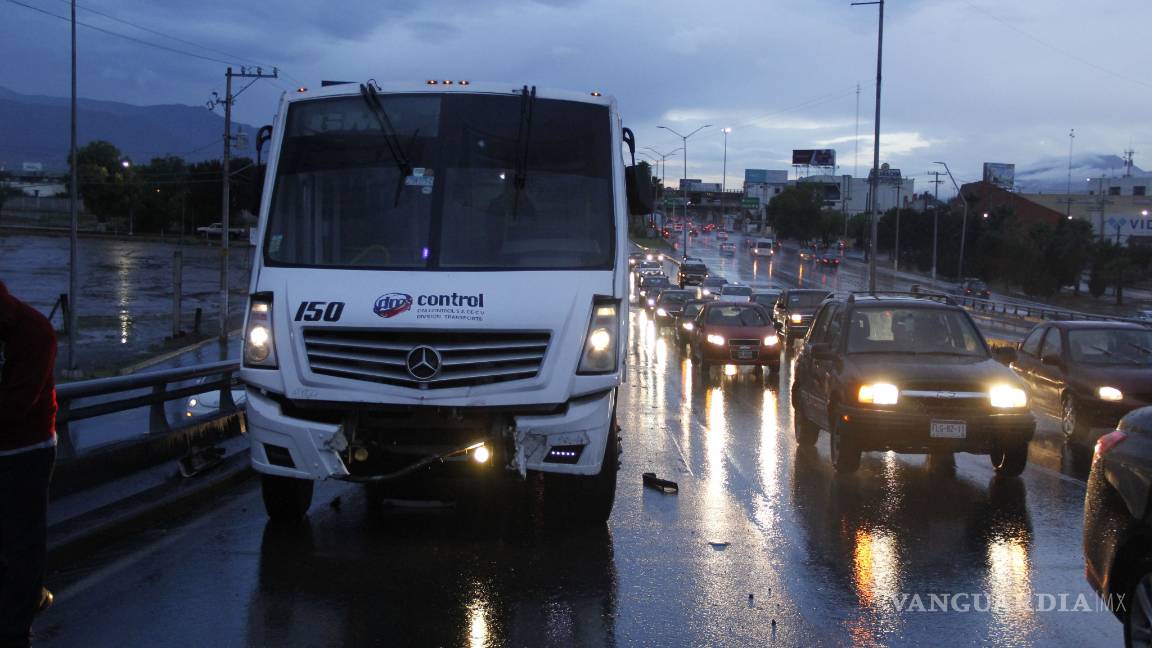 $!Provoca lluvia 16 choques en Saltillo