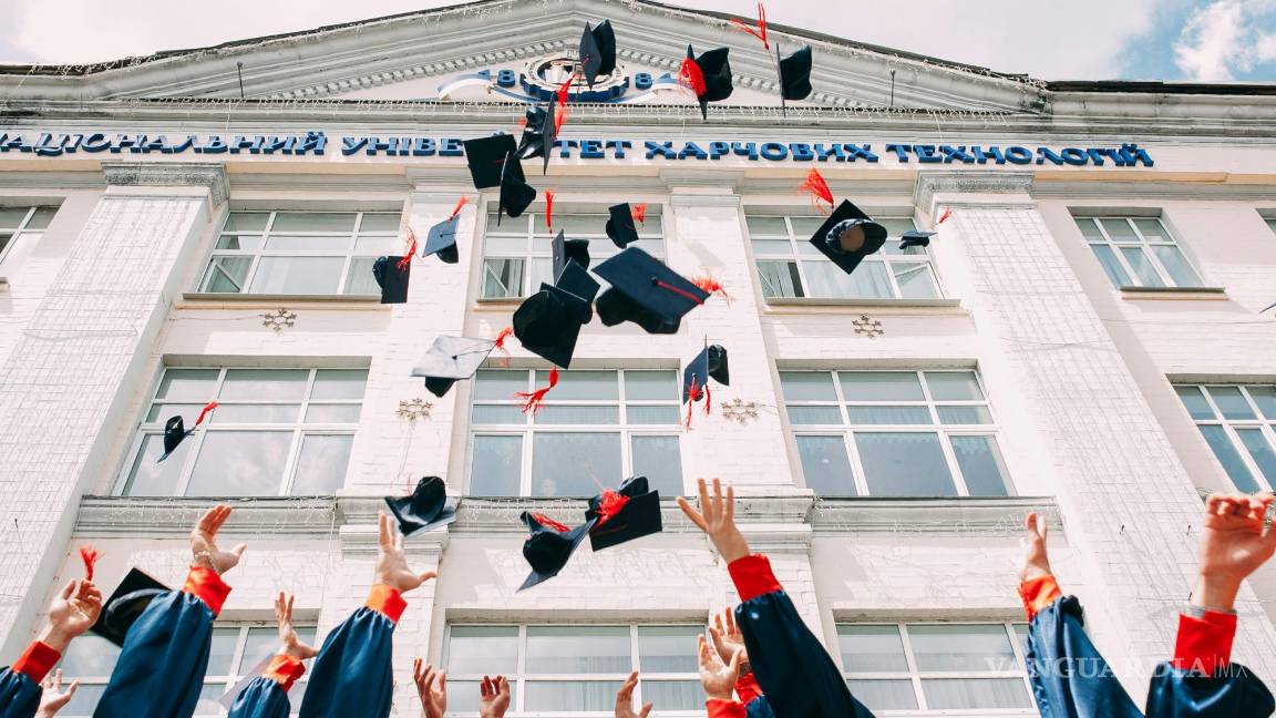 $!20 frases de graduación para dedicar a alguien que termina la primaria, secundaria, preparatoria o universidad en 2024