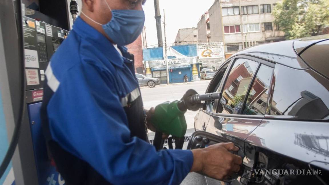 Gasolina más barata pero no se vende, demanda cae 60% en México
