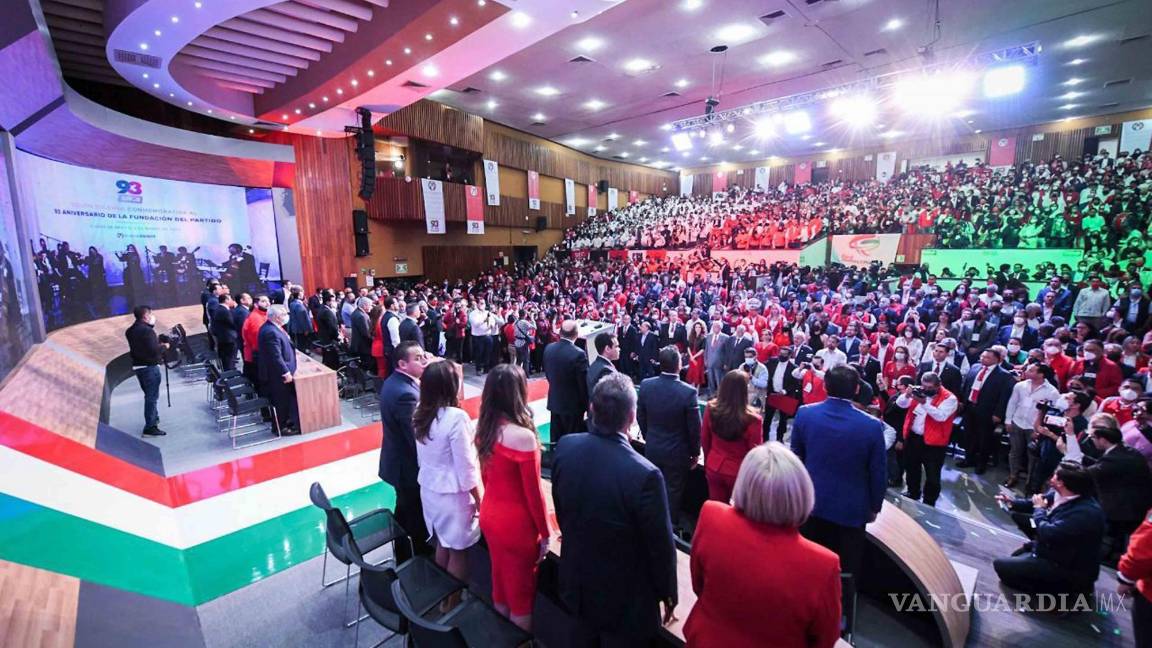 $!La continuidad de Alejandro Moreno como presidente del PRI será el epitafio de un partido histórico, que demuestra la intención del dirigente de apoderarse de lo que queda del tricolor para sus intereses personales, advirtieron politólogos y expertos en Derecho Electoral.