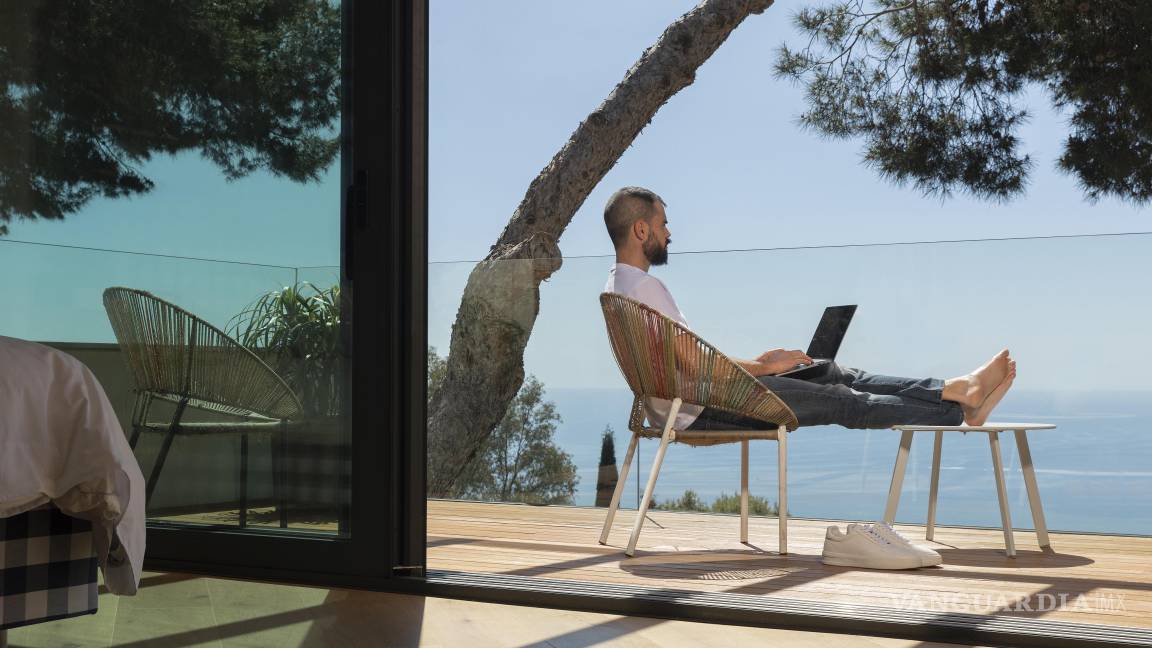 $!Aseguran que el ‘workcation’ es cada vez más popular entre los trabajadores de oficina, que consideran que una “política de trabajo desde cualquier lugar”.