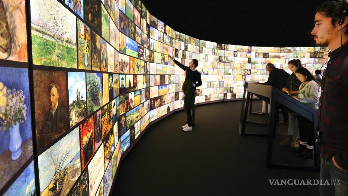$!Gran pantalla interactiva en Meet Vincent Van Gogh.EFE/Proactiv