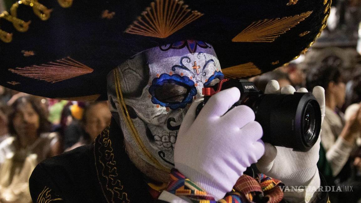 $!Se llevó a cabo el Gran Desfile de Catrinas que partió del Ángel de la Independencia al Zócalo.