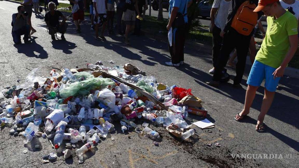 Escupen y arrojan basura en el lugar donde murió el terrorista de Niza