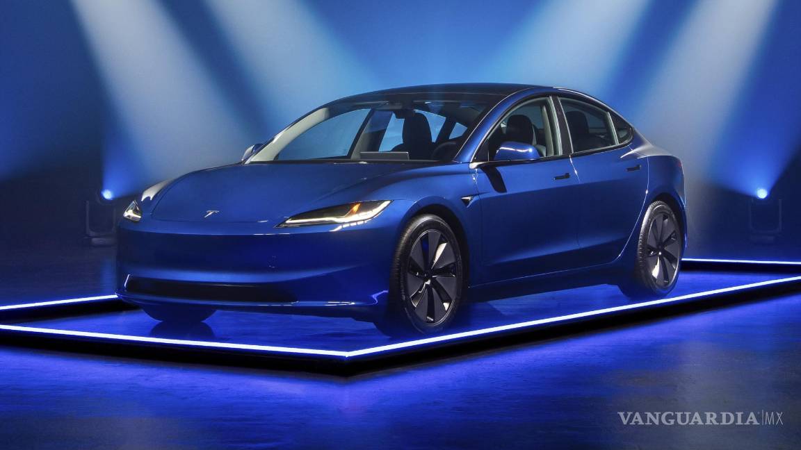 $!Un Tesla Model 3 2025. La gran autonomía y el agradable rendimiento del Model 3 lo convierten en el auto eléctrico mejor calificado por Edmunds para 2025.