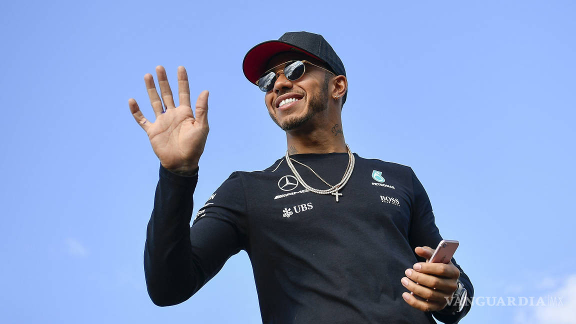 Llega Lewis Hamilton a Hungría con un gran impulso
