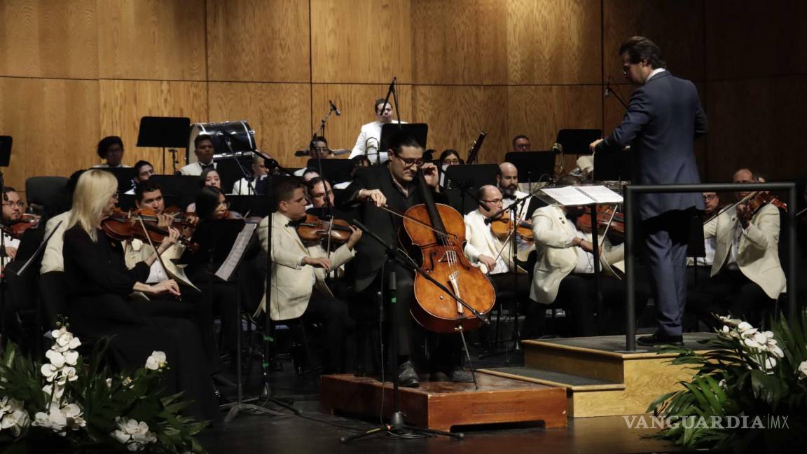 Santiago Cañón Valencia demuestra su virtuosismo junto a la Orquesta Filarmónica del Desierto de Coahuila