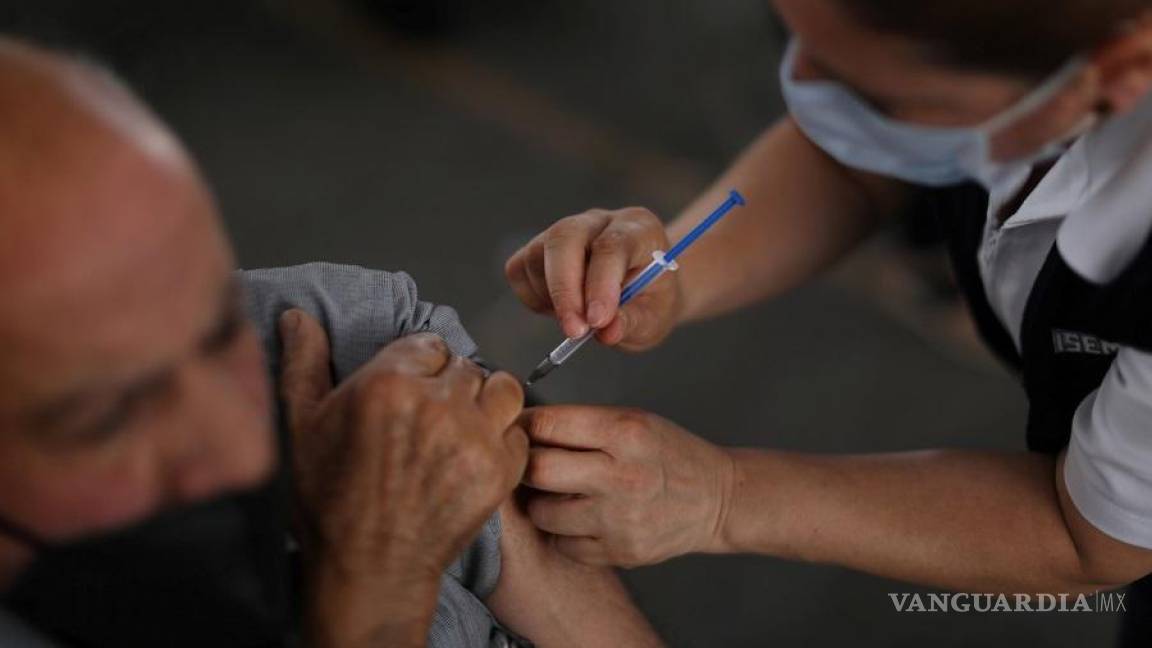 Al ritmo actual, México tardará año y medio en vacunar contra COVID-19 al 70% de su población