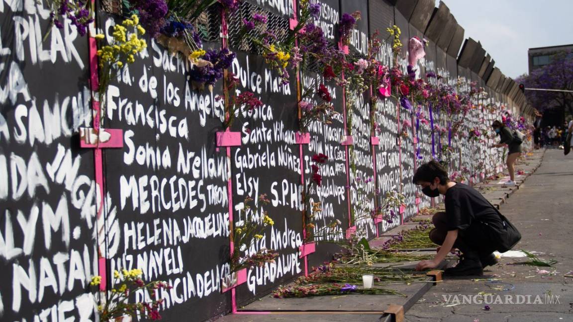 $!Palacio Nacional se convirtió en el 'muro de la memoria' (fotogalería)