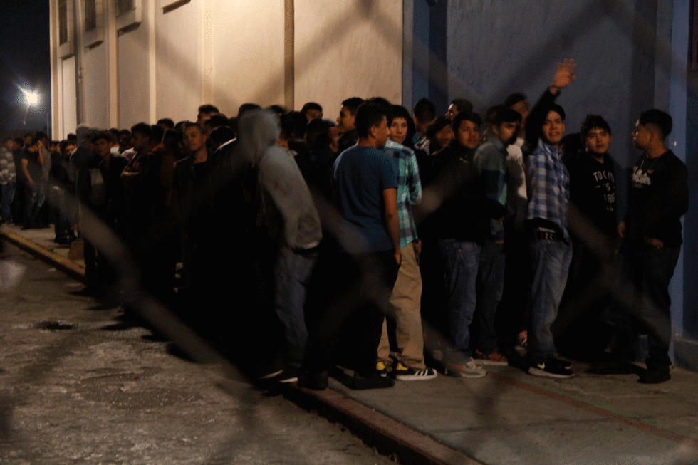 $!Burlaron vigilancia policiaca, jóvenes de Saltillo para organizar fiesta que congregó a casi mil asistentes