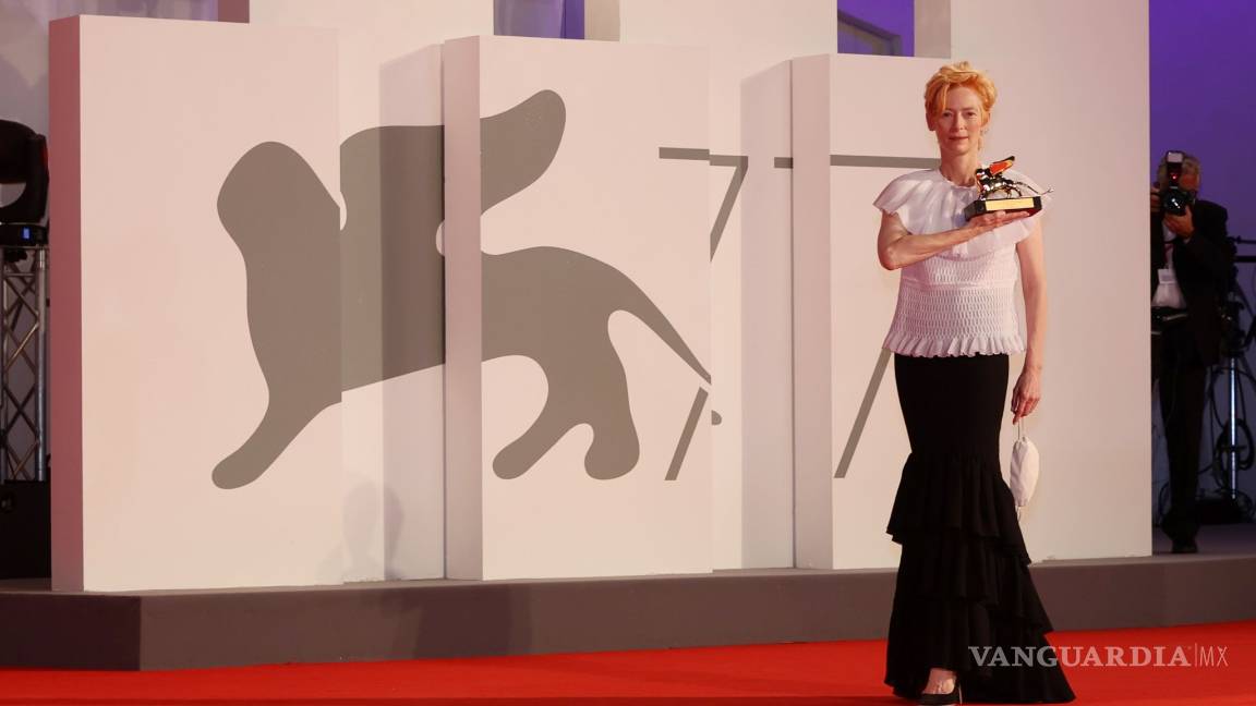 $!Tilda Swinton, la nueva ‘Chica Almodóvar’ en ‘The Human Voice’