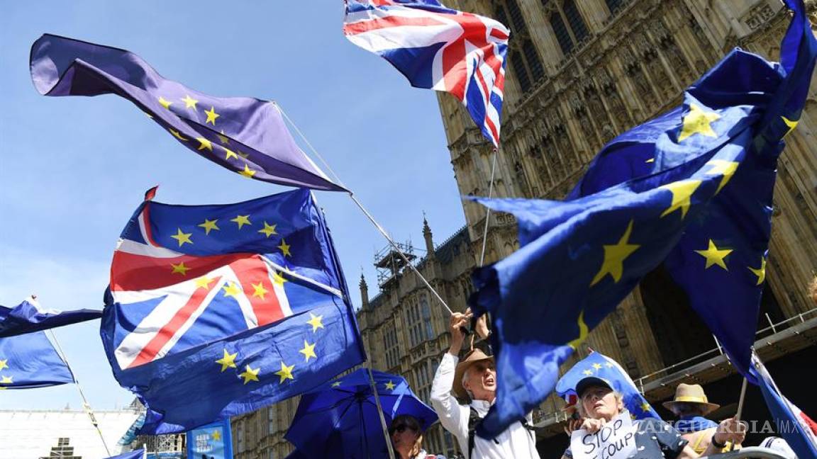 Más de un millón de británicos firman contra el cierre del parlamento