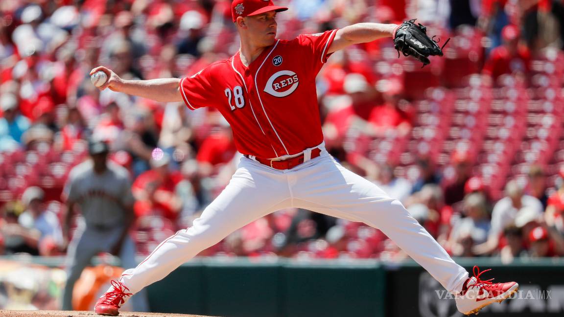 $!En medio de un enjambre de abejas, Cicinnati gana un accidentado partido a San Francisco