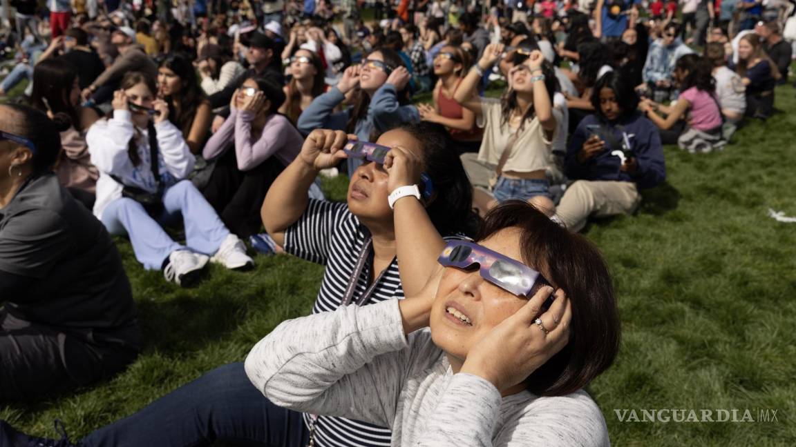 Convierten en una fiesta observación del eclipse en ciudades de Estados Unidos y Canadá