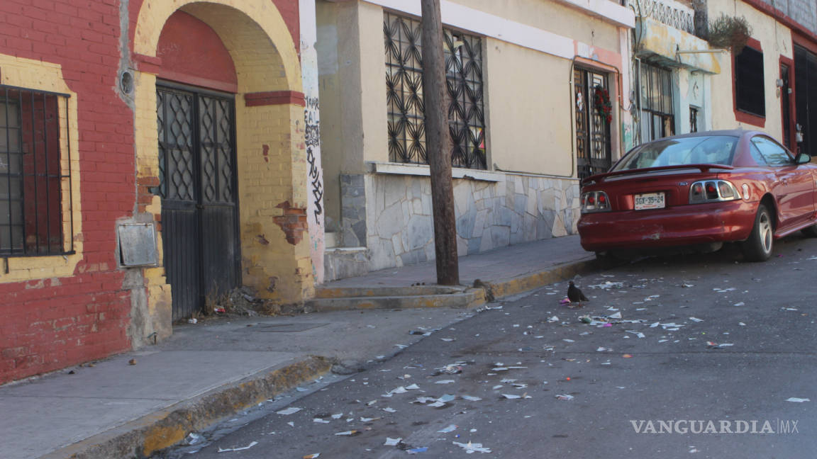 Saltillo recibe la Navidad con calles hechas un basurero