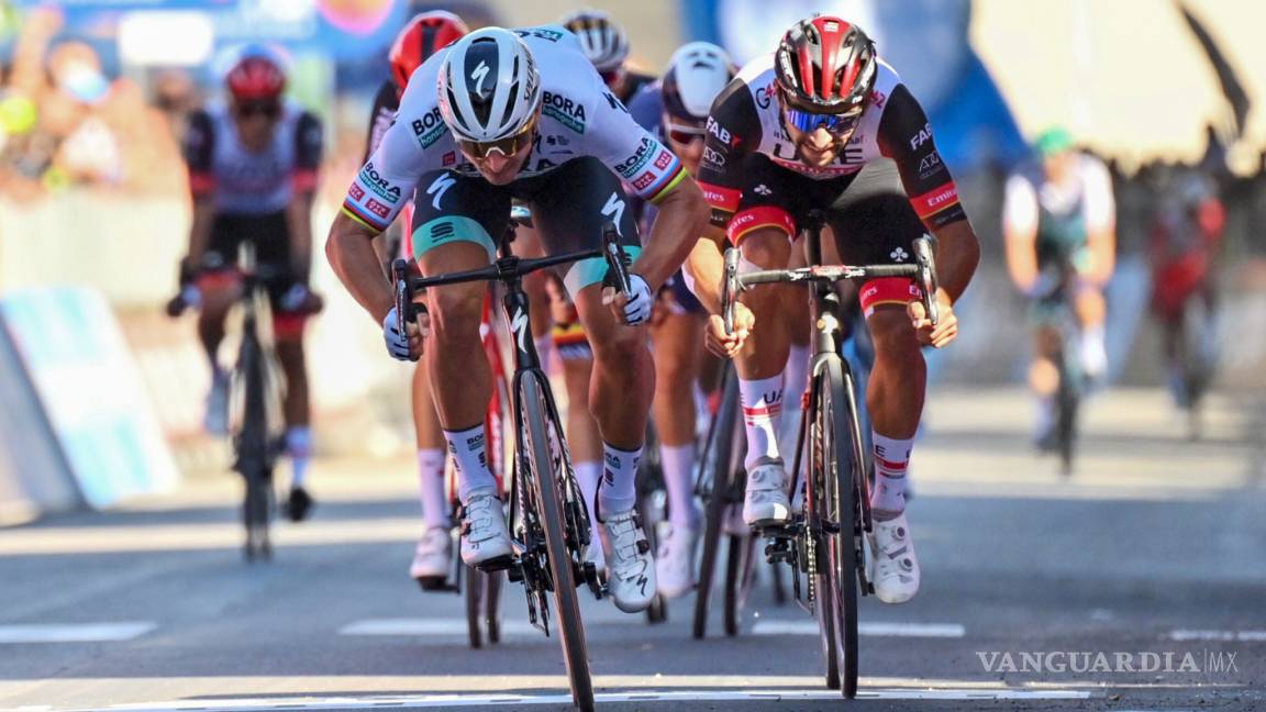 Peter Sagan se mantiene entre la élite del ciclismo, se lleva la etapa 10 del Giro