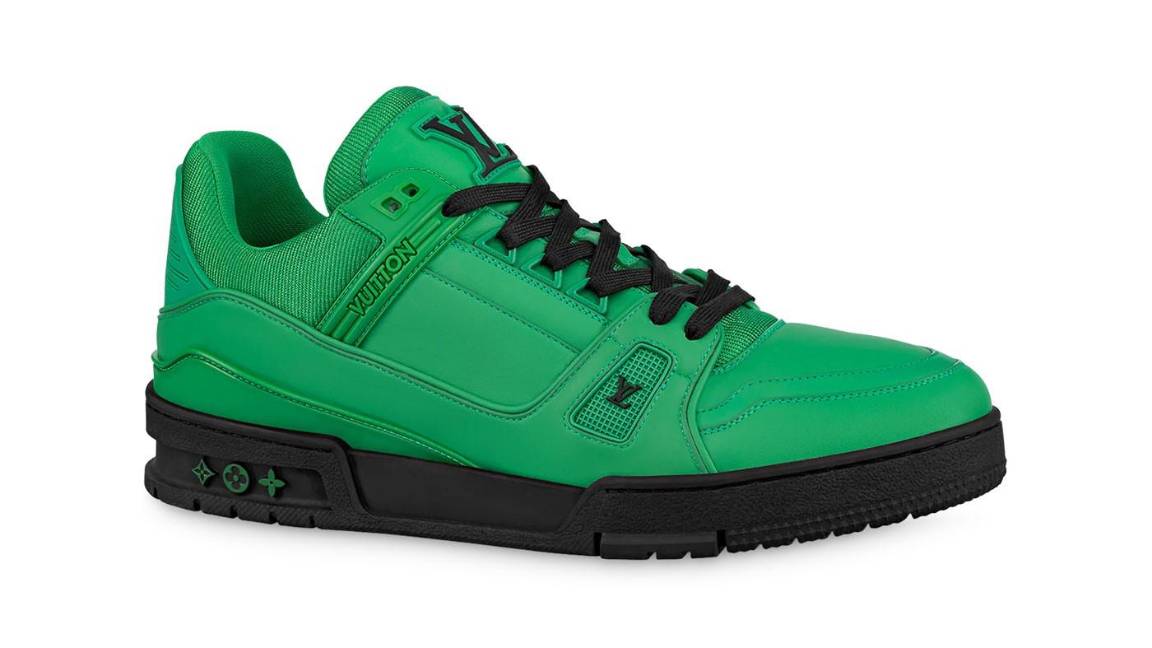 $!Trainer en color verde y negro marca Louis Vuitton con un costo de mil 484 dólares.
