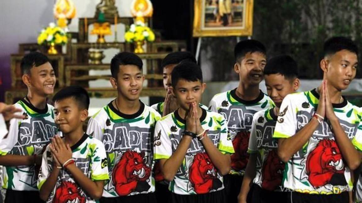 Salen los doce niños tailandeses y su entrenador del hospital