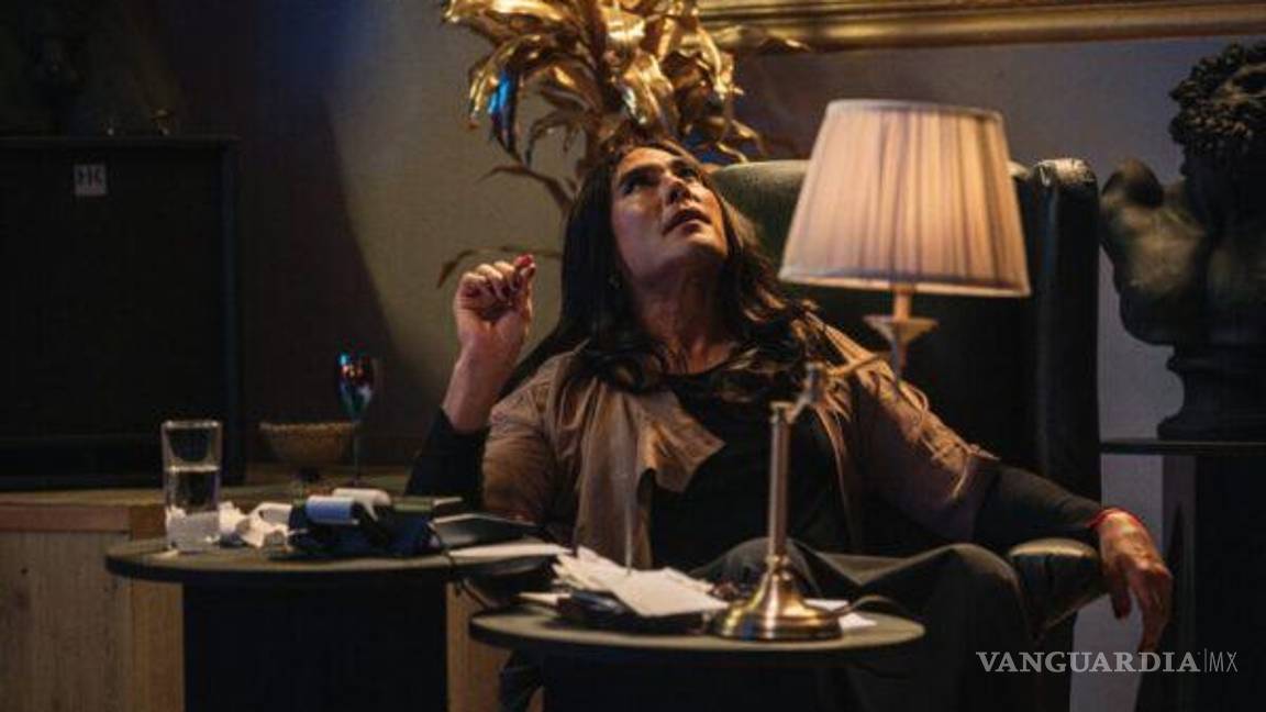 $!En ‘Mi Tío’, Eduardo Yáñez da vida a un exrockero que se convierte en madre.