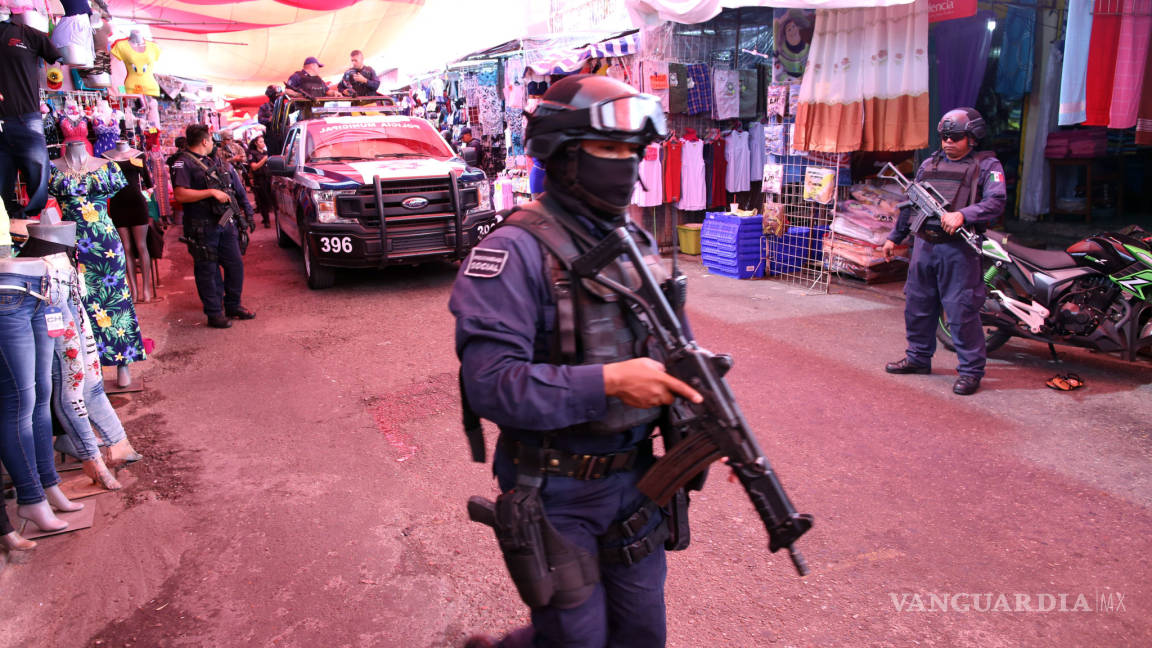 Balean a policías en mercado de Acapulco