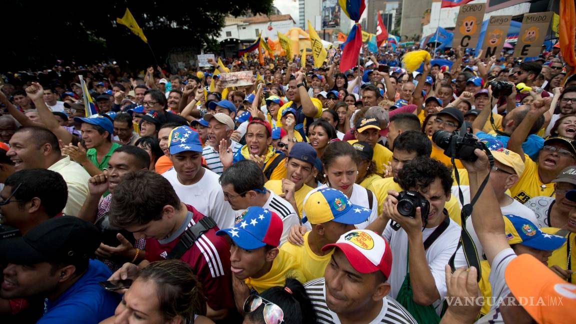 $!Capriles dice que referéndum puede desactivar «bomba» social