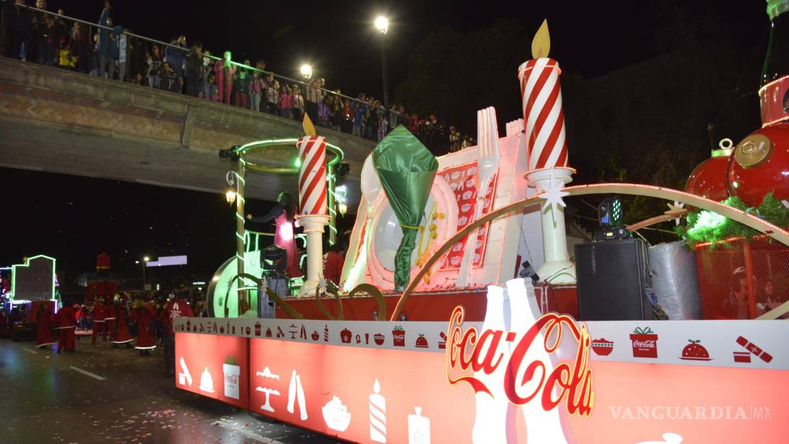Buscan cancelar caravanas Coca-Cola; acusan promoción peligrosa para los niños