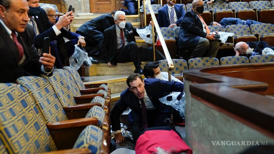 $!Asalto al Capitolio, un día histórico y lamentable que golpea la democracia en EU (fotos)