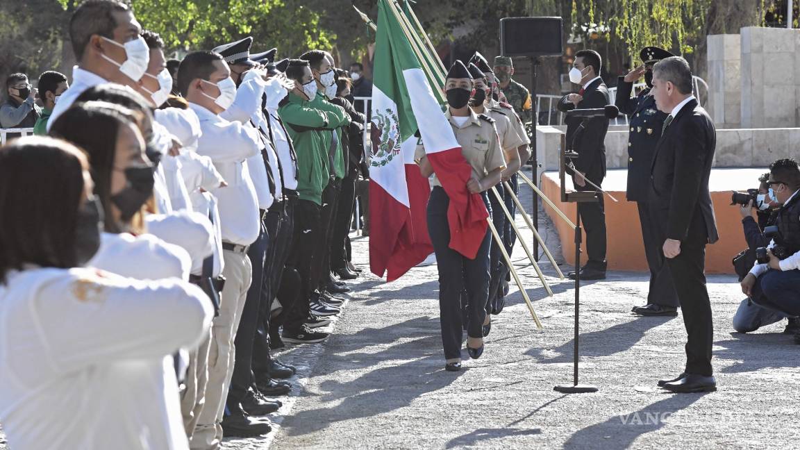 Reconoce Coahuila a quienes se dedican a salvar vidas durante la pandemia el Día de la Bandera
