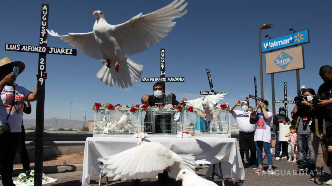 A un año, recuerdan a las 23 víctimas en El Paso, Texas