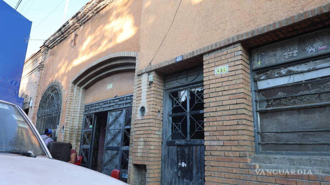 $!Bloqueo de la puerta principal y muro de block impiden el ingreso a los propietarios legítimos.