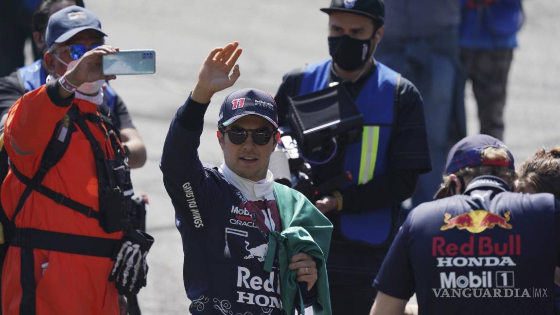 Mexicanos están listos para celebrar con Sergio Pérez el triunfo del Gran Premio de México