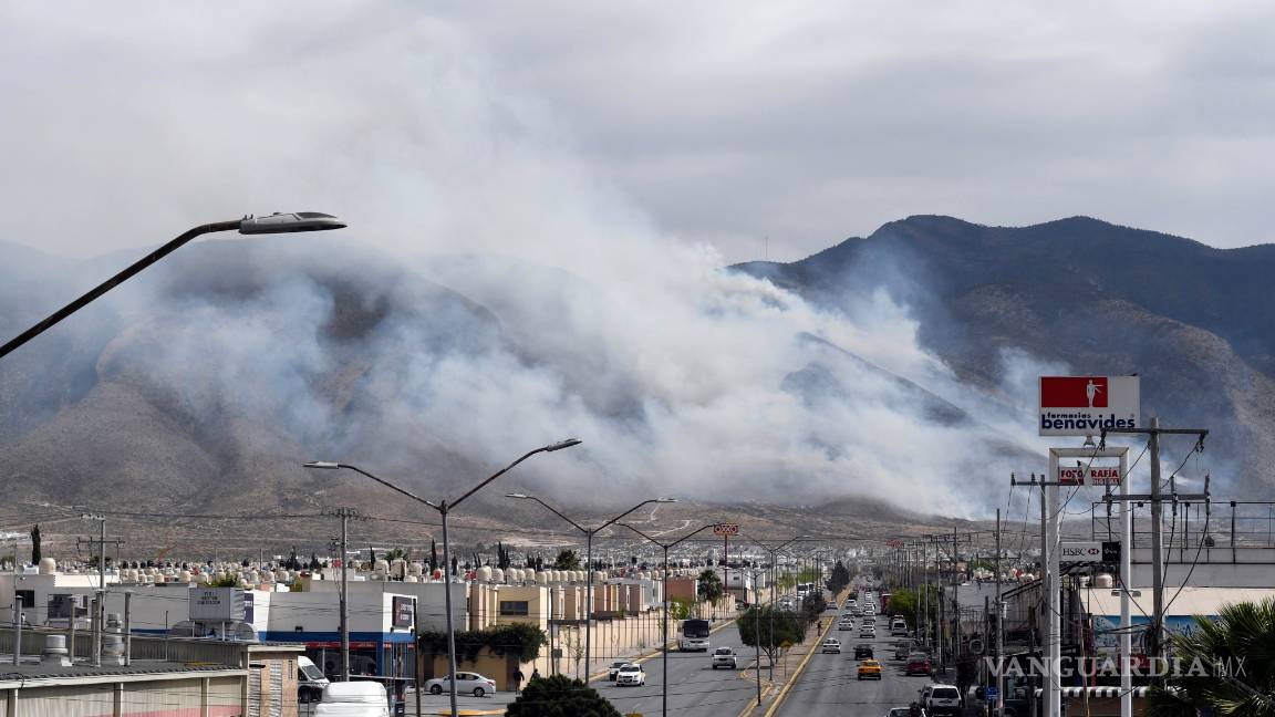 $!Causa cortocircuito incendio forestal en sierra de Saltillo