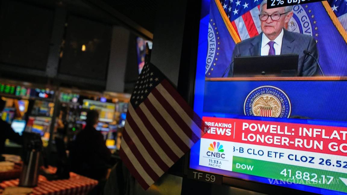 $!Una conferencia de prensa del presidente de la Reserva Federal, Jerome Powell, se muestra en el piso de la Bolsa de Valores de Nueva York en Nueva York.