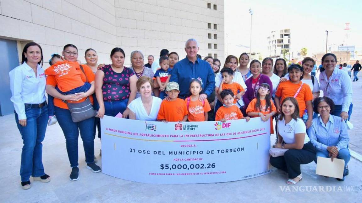 Entrega Alcalde de Torreón 5 mdp a asociaciones civiles: ‘para construcción y equipo’