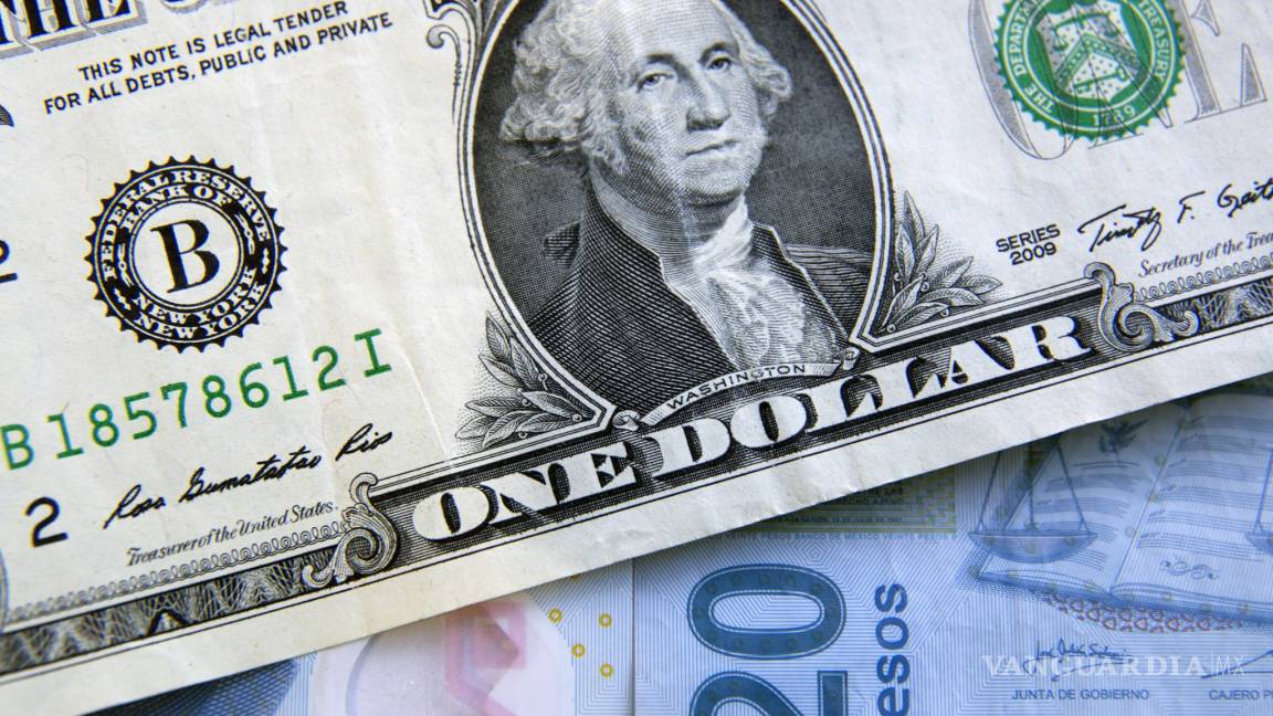 Dólar se vende en 19.02 pesos en casas de cambio del AICM