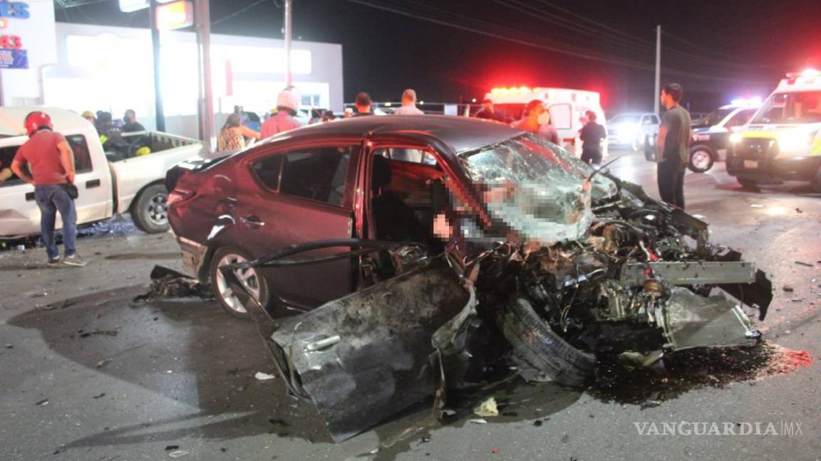 Conductora causa choque frontal en carretera Torreón-San Pedro, muere en hospital