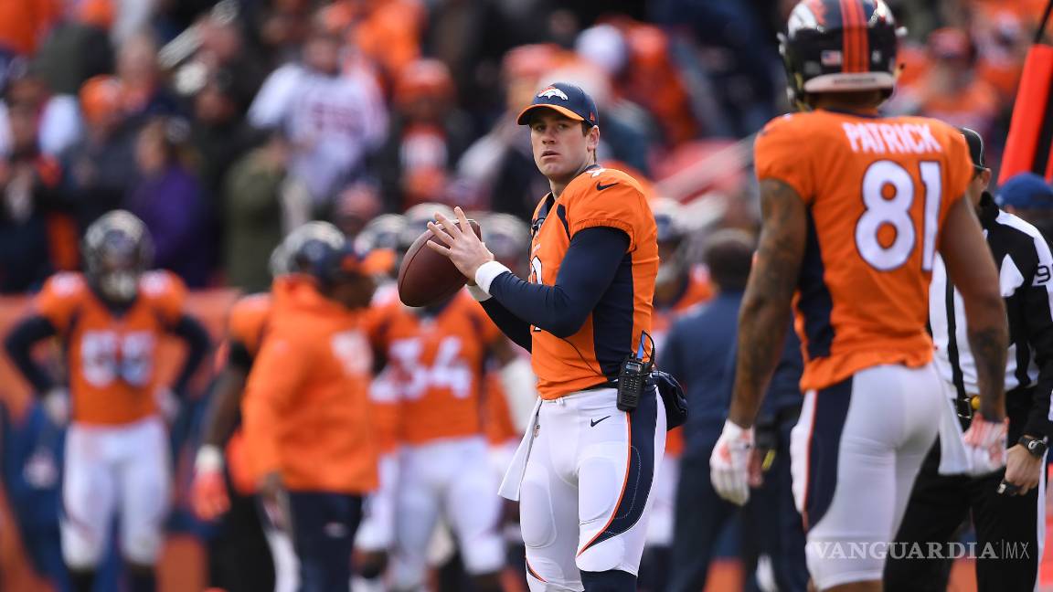 $!Kevin Hogan vuelve a firmar contrato con los Broncos de Denver