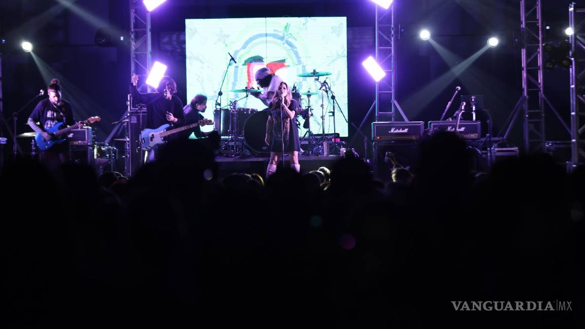 $!El concierto mantuvo su energía gracias al público y la banda regia.