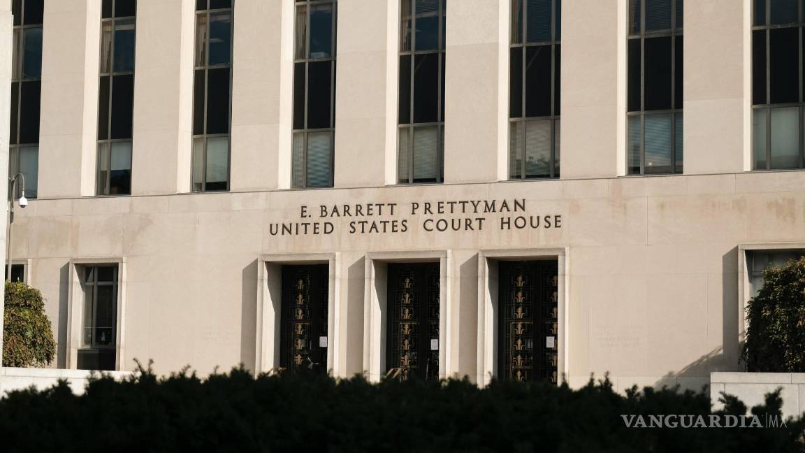 $!El Tribunal Federal E. Barrett Prettyman, donde se llevan a cabo las declaraciones iniciales en un importante caso antimonopolio contra Google, en Washington.