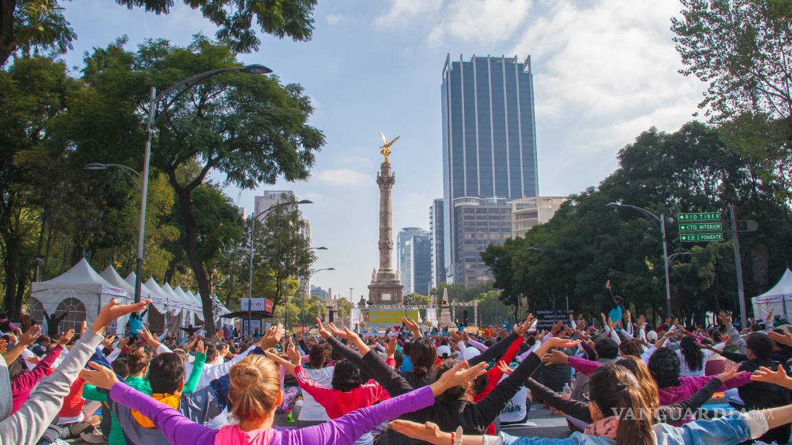 $!Miles de personas participaron en la meditación global masiva por la paz.
