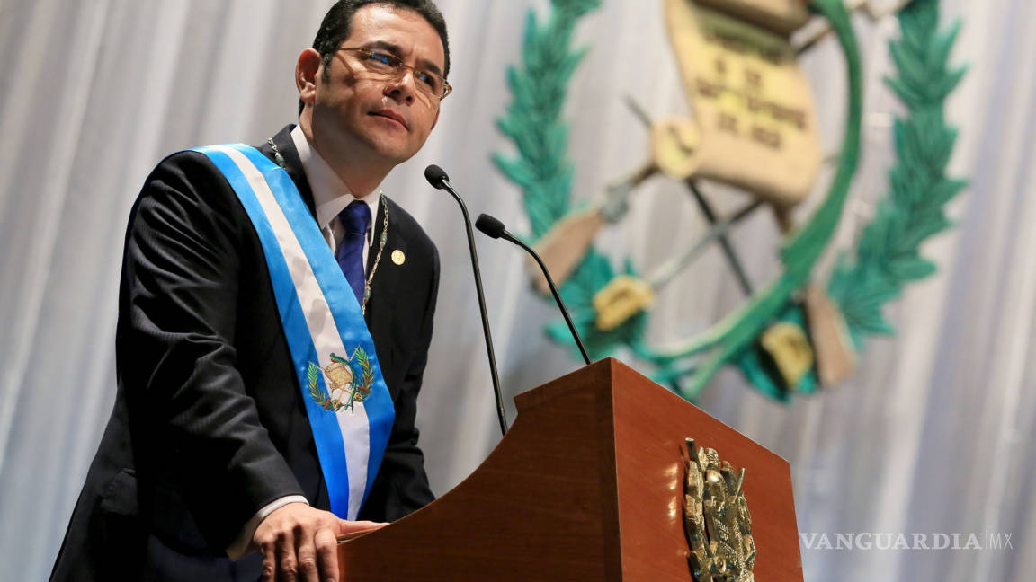 Presidente de Guatemala devuelve dinero a la Defensa